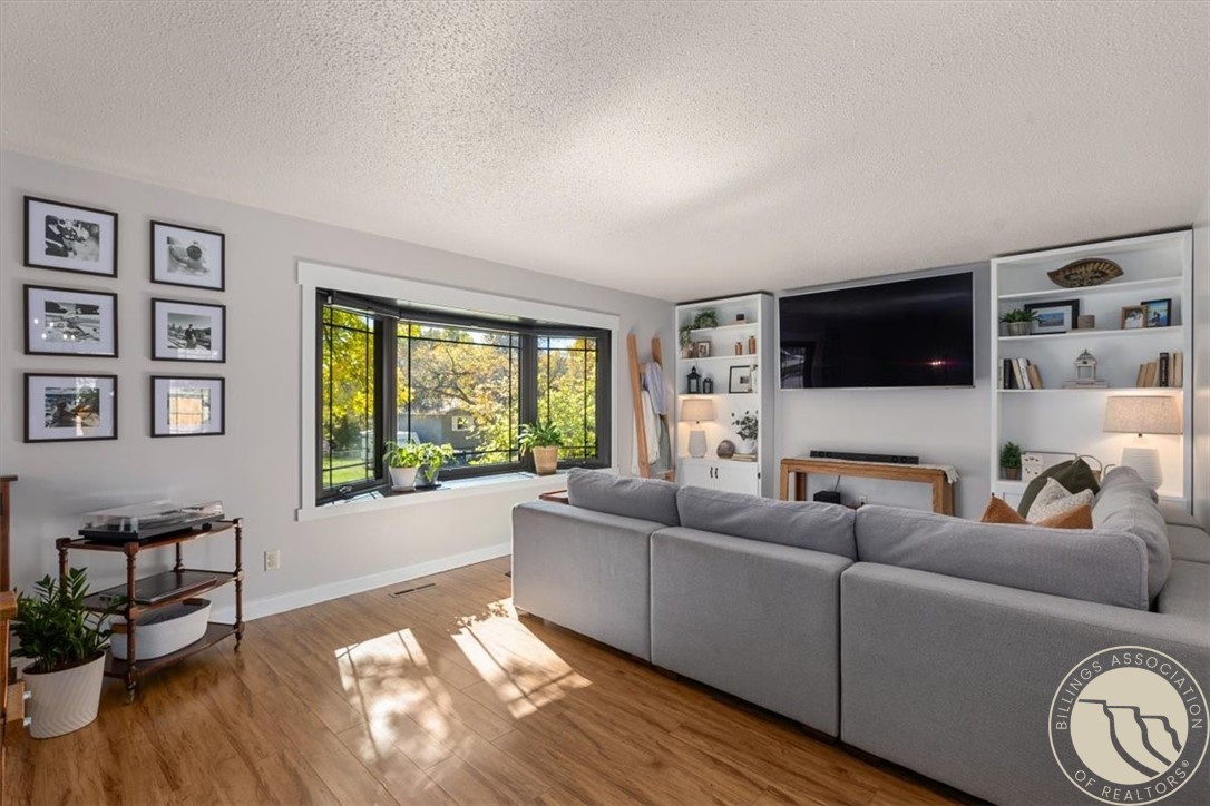 321 Meadowlark Lane