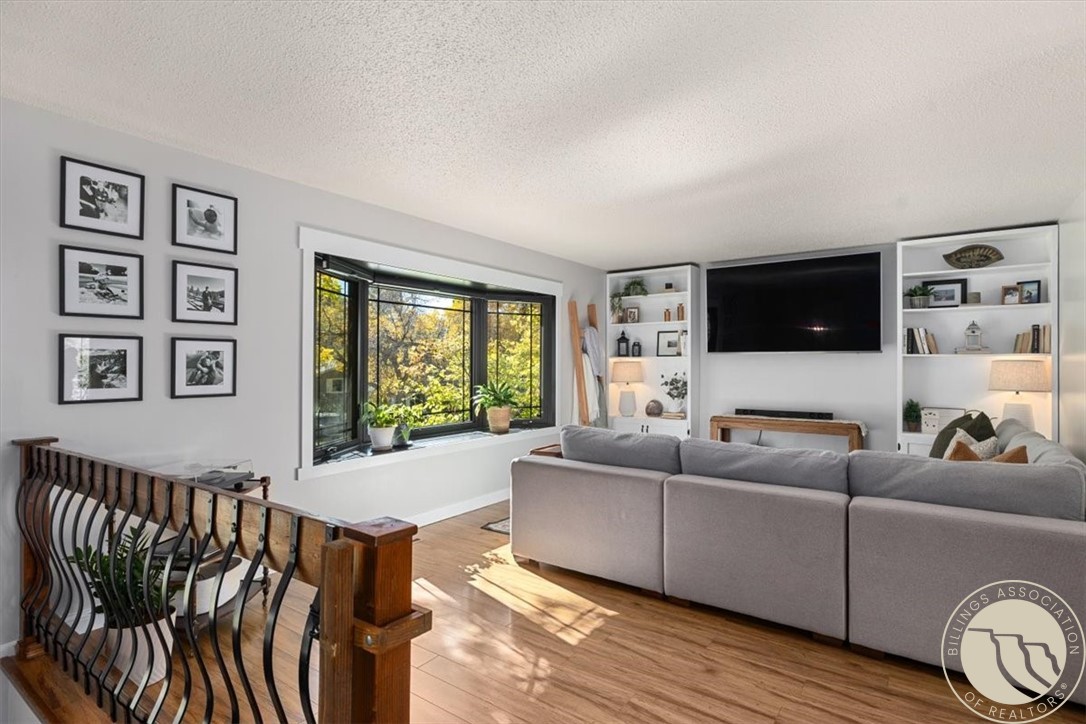 321 Meadowlark Lane