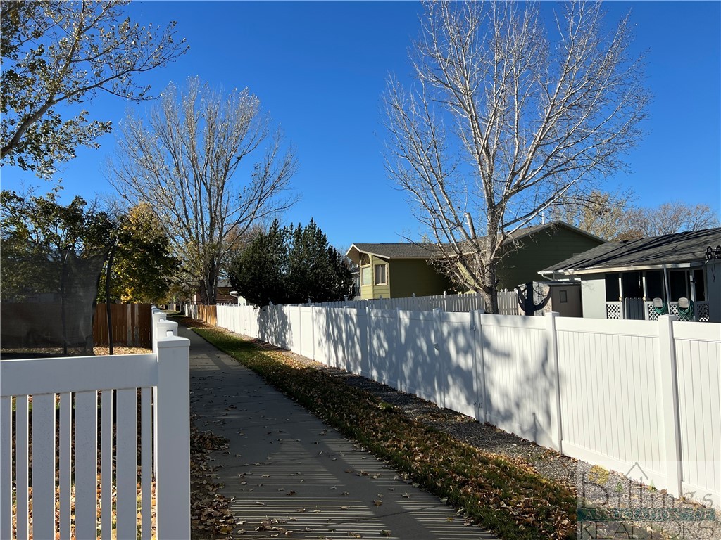 Billings, Montana 59102, United States, 3 Bedrooms Bedrooms, ,1 BathroomBathrooms,Residential,Pending,34052