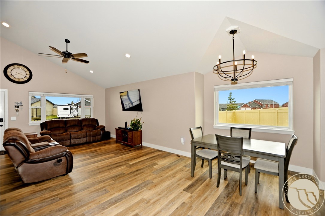 2426 Bonito Loop