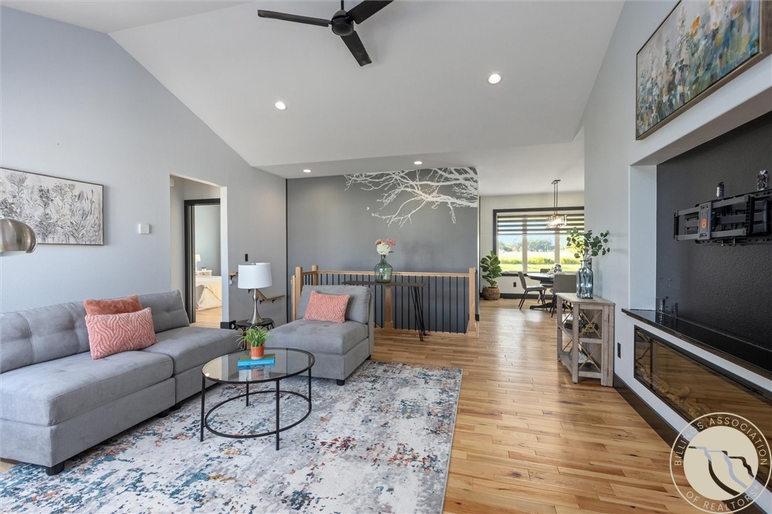 7126 Skycrest Drive