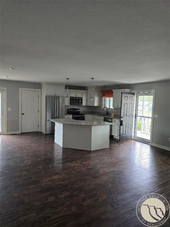 475 Republic Avenue