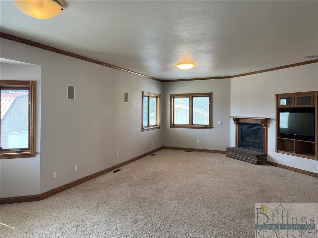 Billings, Montana 59106, United States, 5 Bedrooms Bedrooms, ,4 BathroomsBathrooms,Residential,Pending,73052