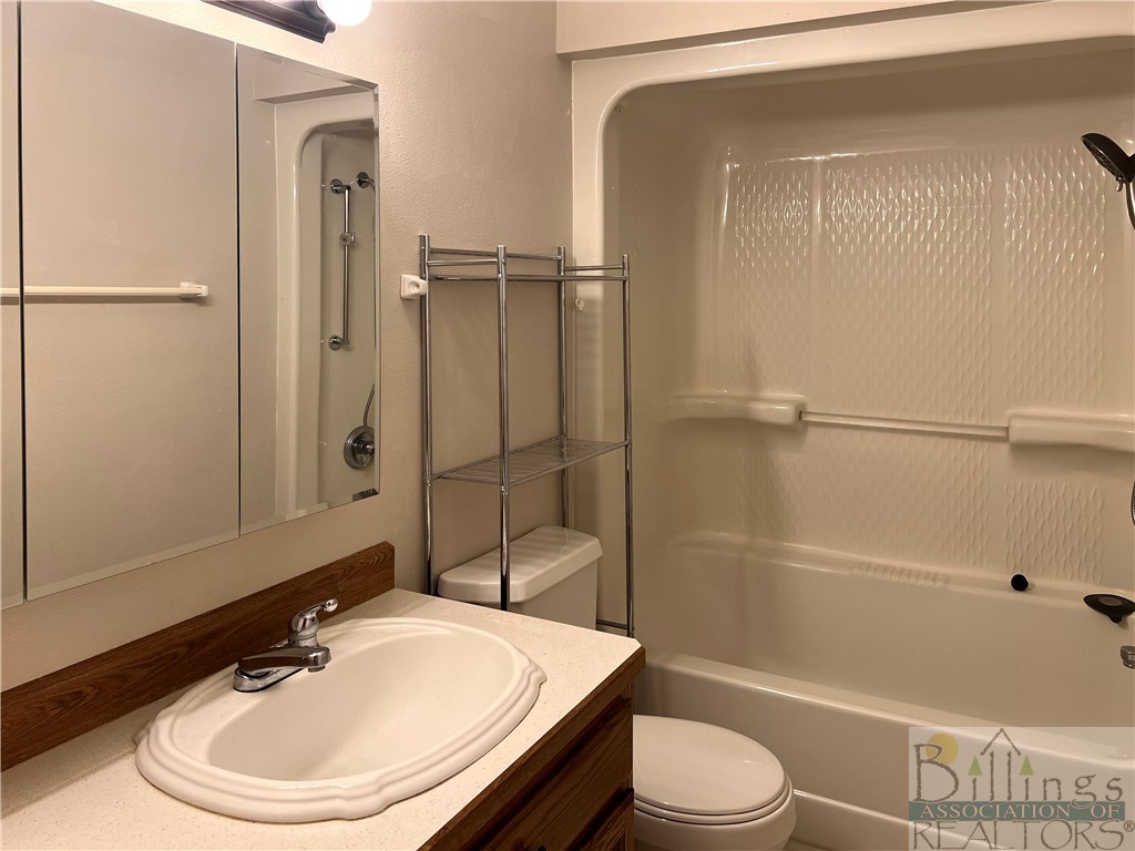 Billings, Montana 59106, United States, 5 Bedrooms Bedrooms, ,4 BathroomsBathrooms,Residential,Pending,73052