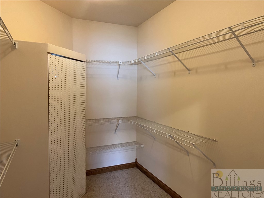 Billings, Montana 59106, United States, 5 Bedrooms Bedrooms, ,4 BathroomsBathrooms,Residential,Pending,73052