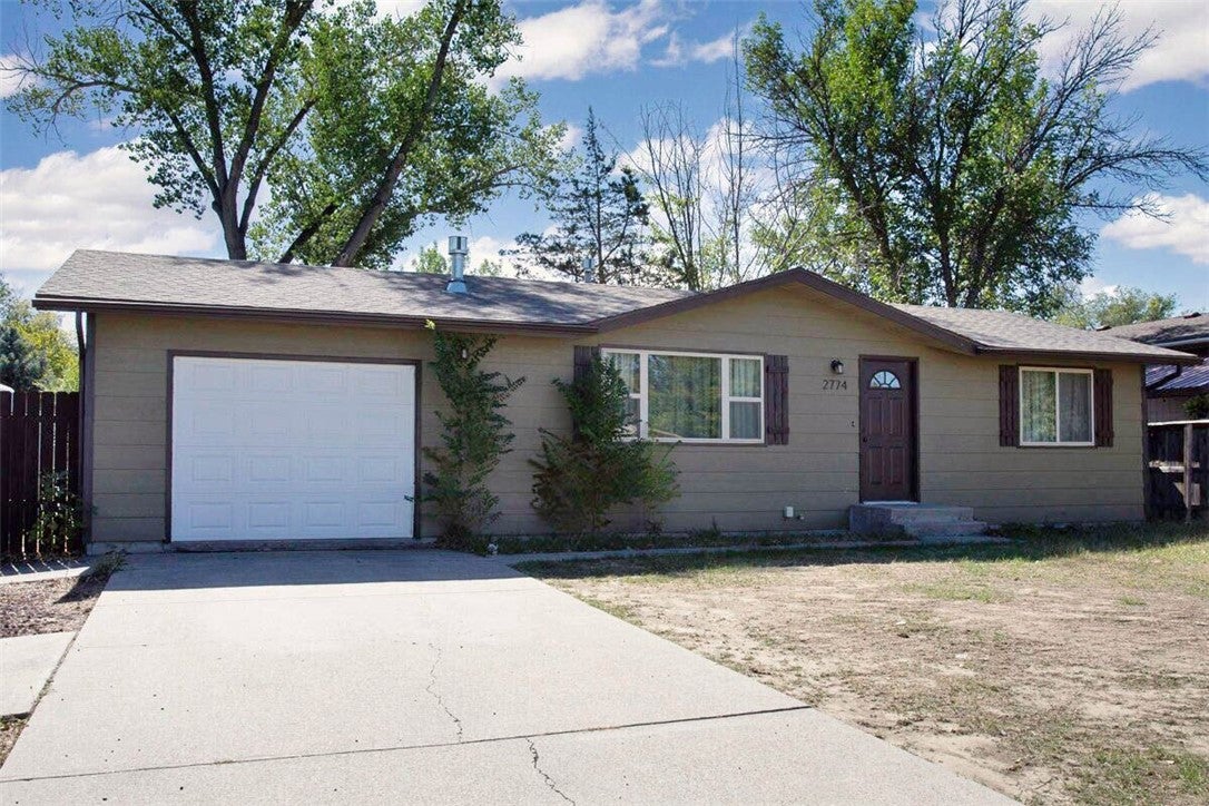 2774 Phyllis Cir S