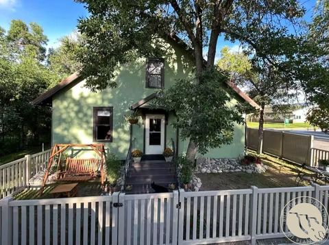 345 N 3rd St Columbus MT 59019