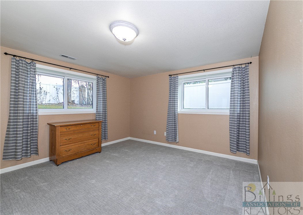 Billings, Montana 59102, United States, 6 Bedrooms Bedrooms, ,3 BathroomsBathrooms,Residential,Contingent,68689