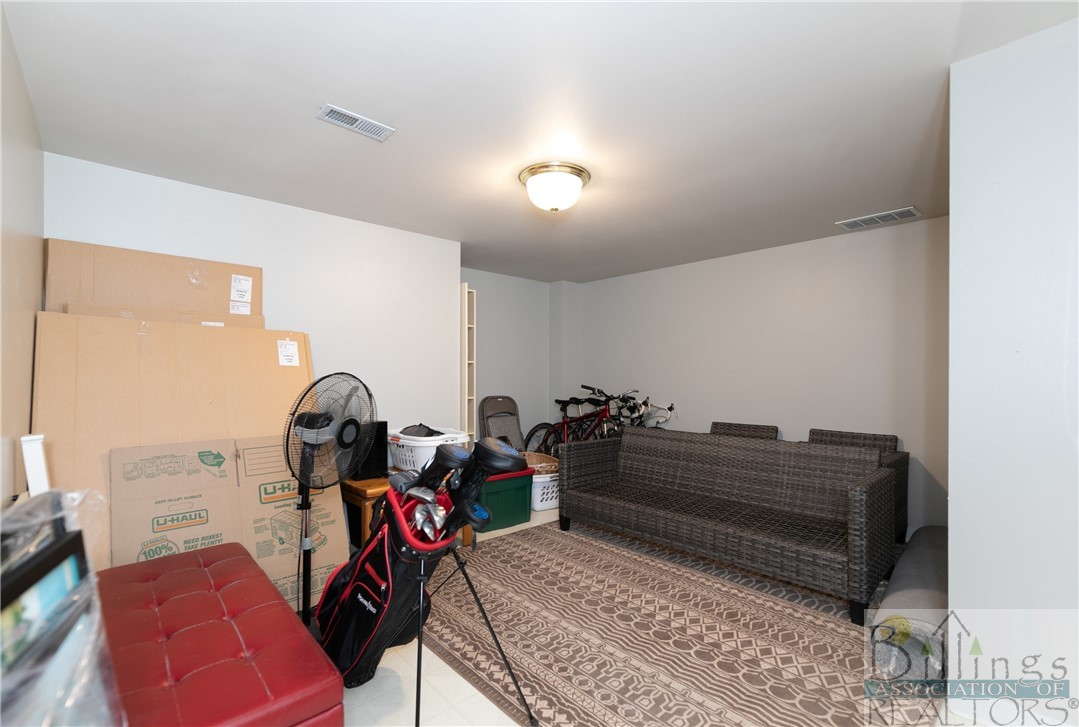 Billings, Montana 59102, United States, 6 Bedrooms Bedrooms, ,3 BathroomsBathrooms,Residential,Contingent,68689