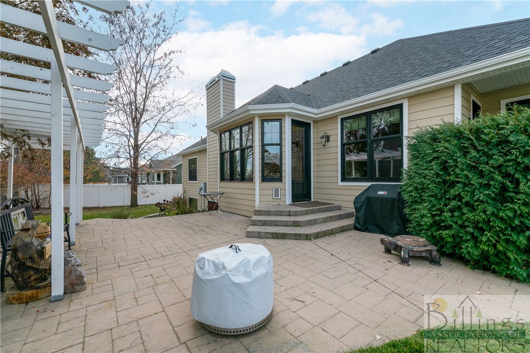 Billings, Montana 59102, United States, 6 Bedrooms Bedrooms, ,3 BathroomsBathrooms,Residential,Contingent,68689