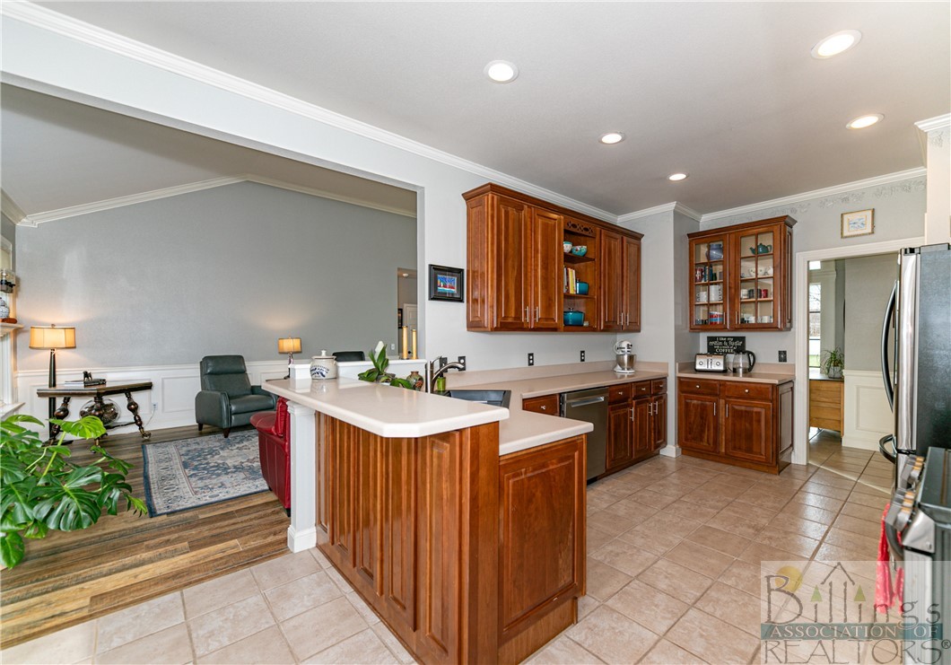 Billings, Montana 59102, United States, 6 Bedrooms Bedrooms, ,3 BathroomsBathrooms,Residential,Contingent,68689