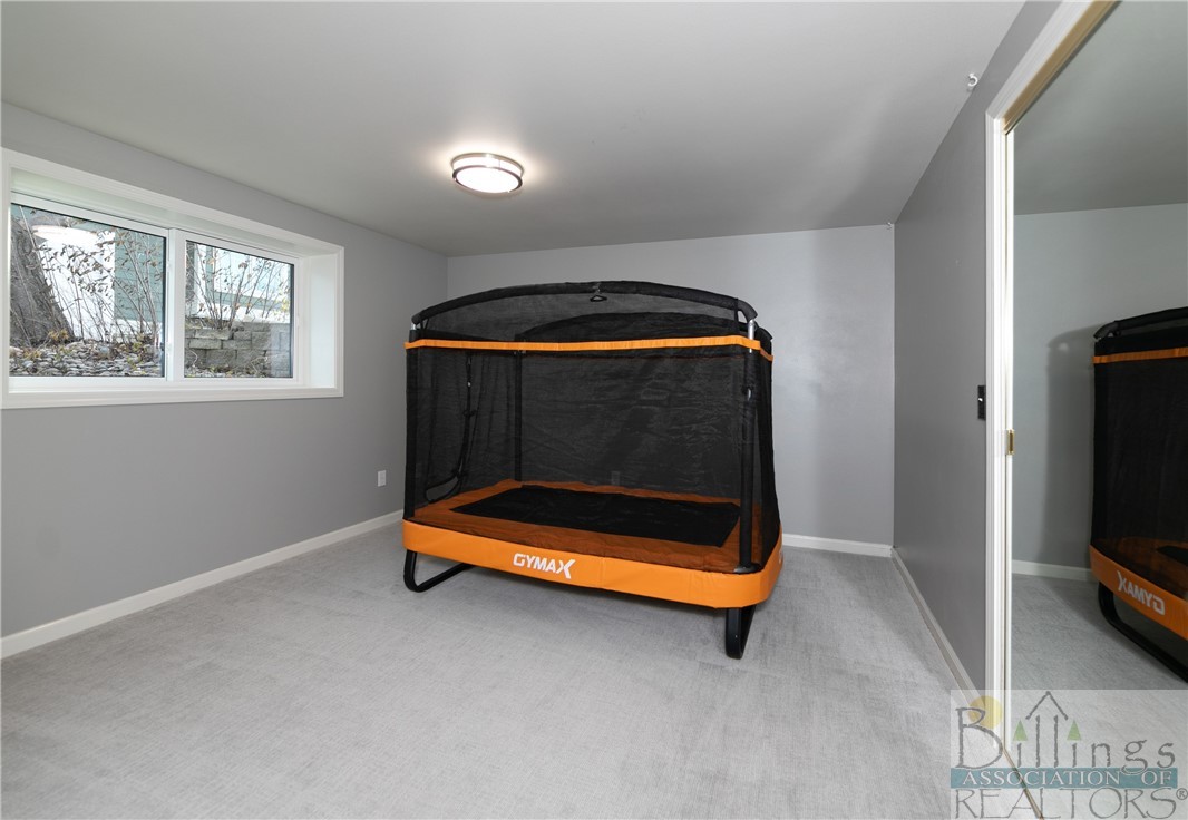 Billings, Montana 59102, United States, 6 Bedrooms Bedrooms, ,3 BathroomsBathrooms,Residential,Contingent,68689