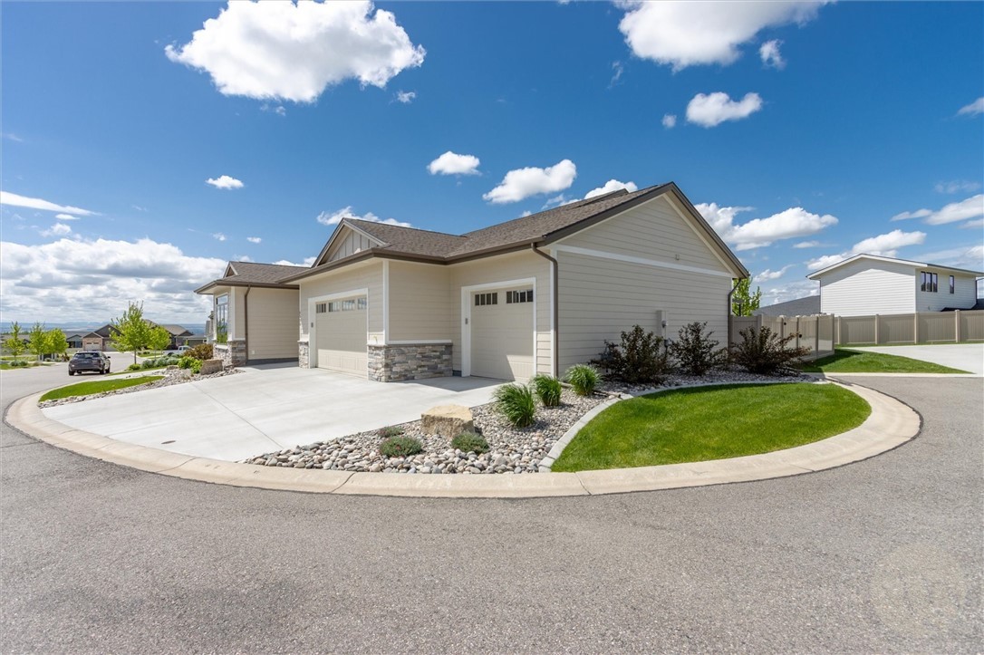 2522 Mountain Range Court