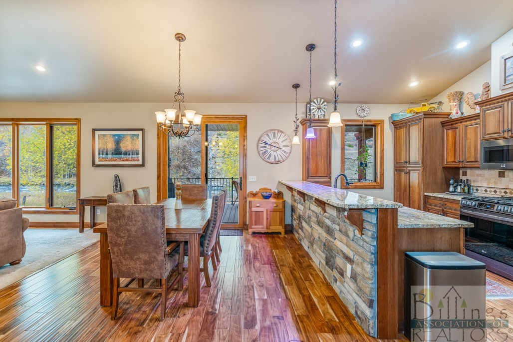 229 W School Street