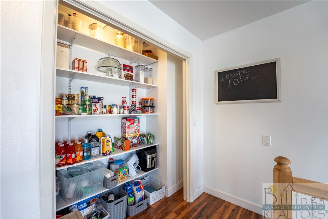 Billings, Montana 59105, United States, 4 Bedrooms Bedrooms, ,3 BathroomsBathrooms,Residential,Contingent,68412