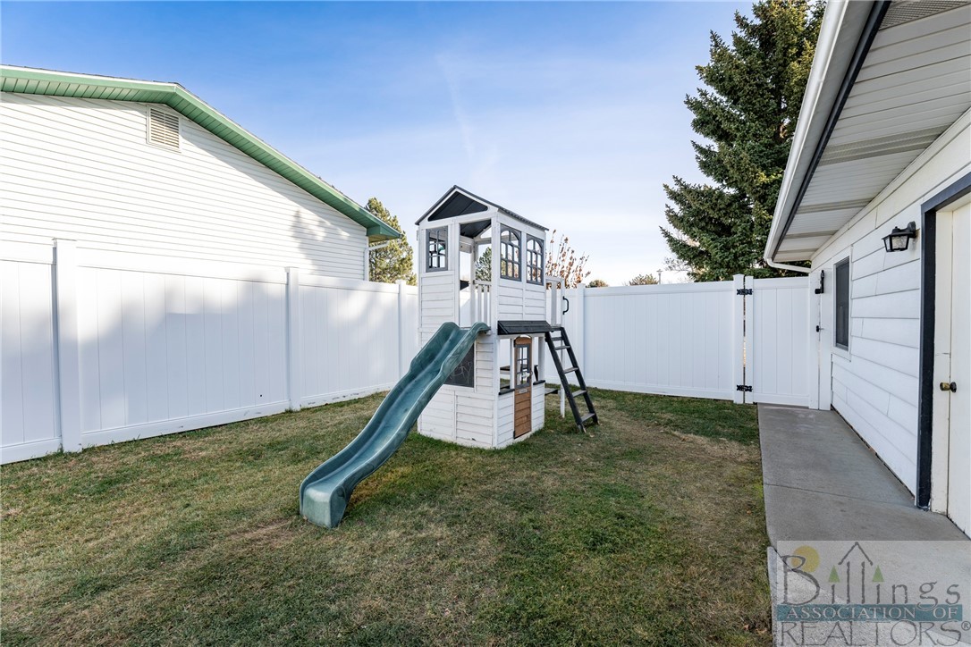 Billings, Montana 59105, United States, 4 Bedrooms Bedrooms, ,3 BathroomsBathrooms,Residential,Contingent,68412