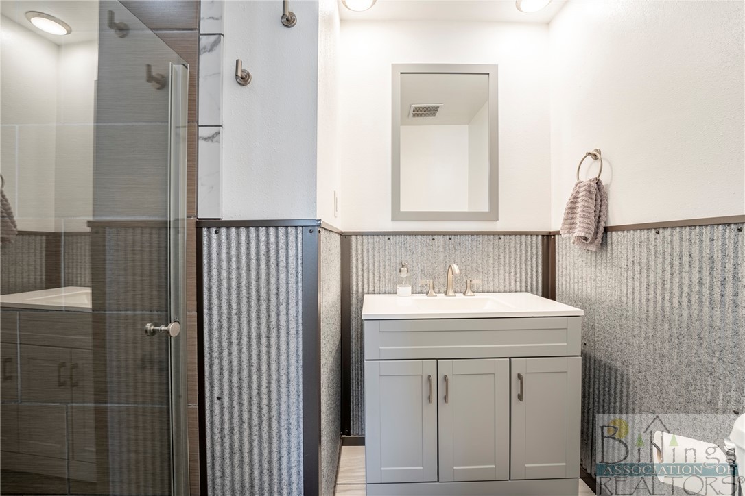 Billings, Montana 59105, United States, 4 Bedrooms Bedrooms, ,3 BathroomsBathrooms,Residential,Contingent,68412