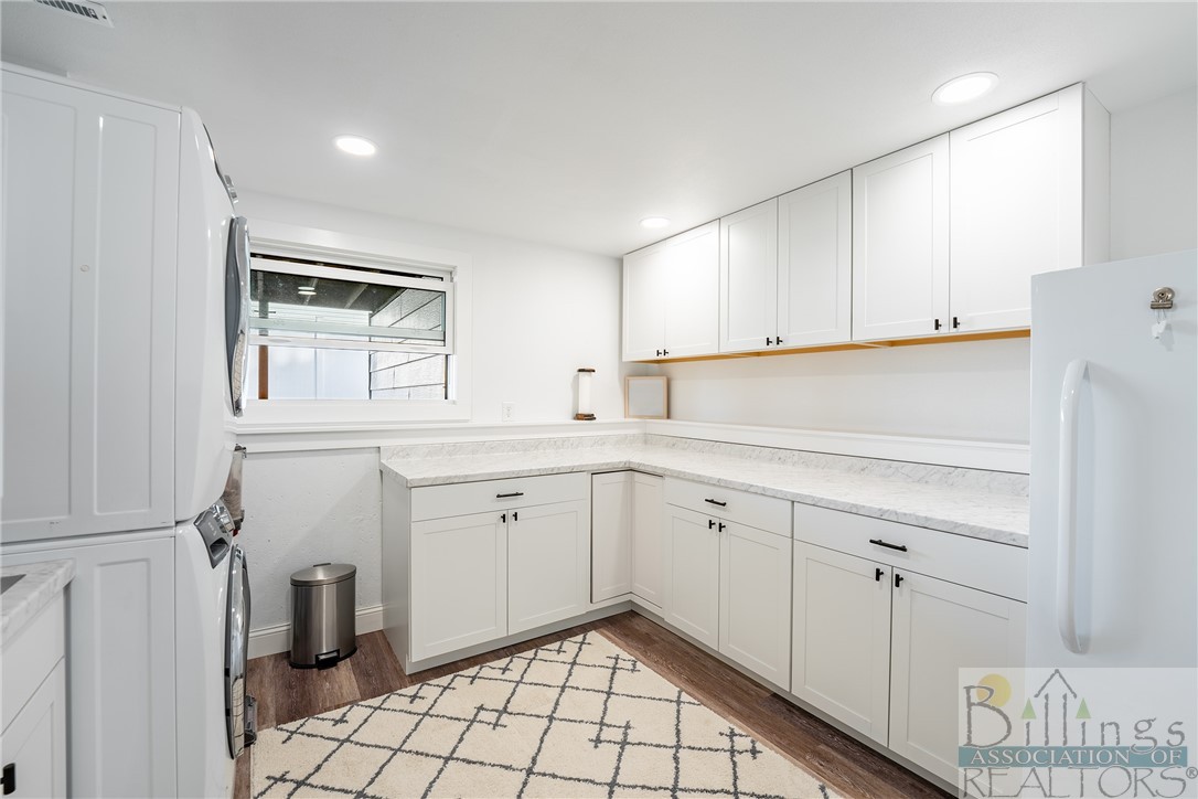 Billings, Montana 59105, United States, 4 Bedrooms Bedrooms, ,3 BathroomsBathrooms,Residential,Contingent,68412