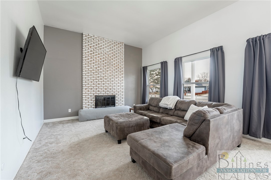 Billings, Montana 59105, United States, 4 Bedrooms Bedrooms, ,3 BathroomsBathrooms,Residential,Contingent,68412