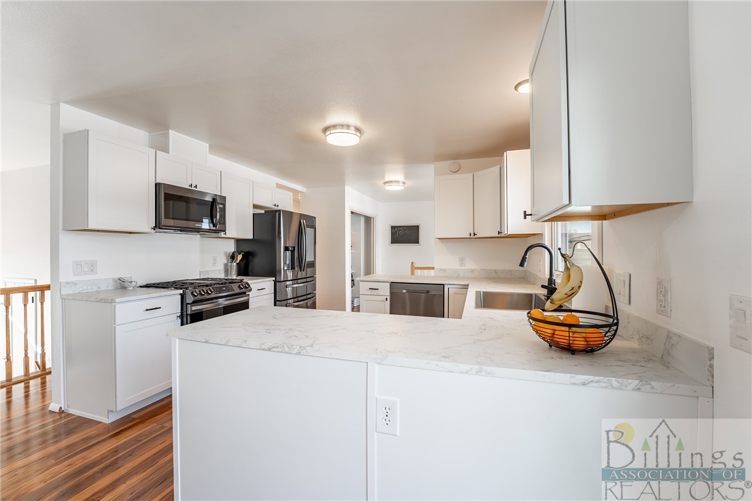 Billings, Montana 59105, United States, 4 Bedrooms Bedrooms, ,3 BathroomsBathrooms,Residential,Contingent,68412