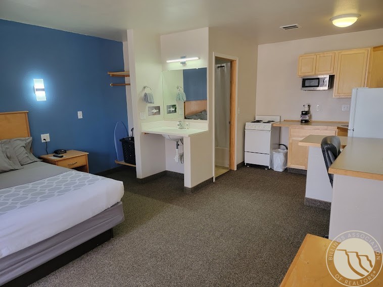 716 E Montana Avenue