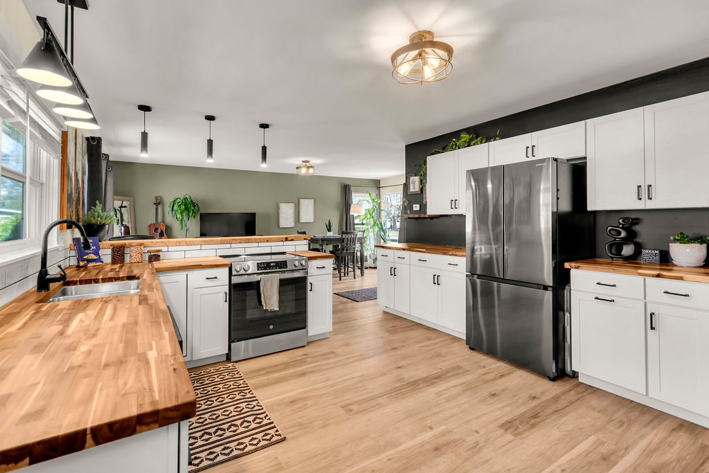 1204 Fairvale Drive