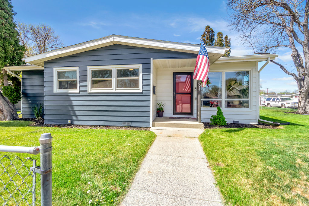 1204 Fairvale Drive