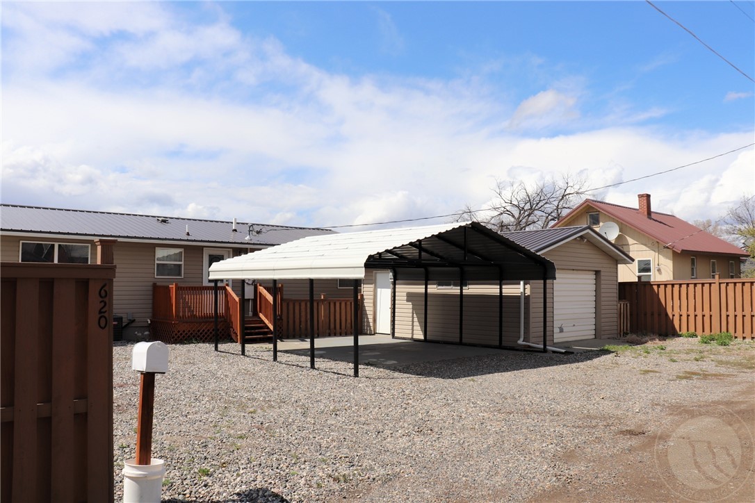 620 4th Street W