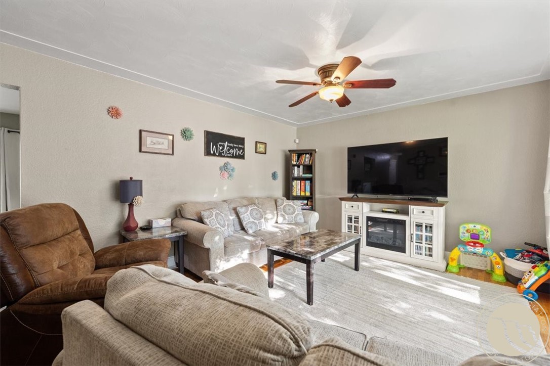 2124 Dahlia Lane