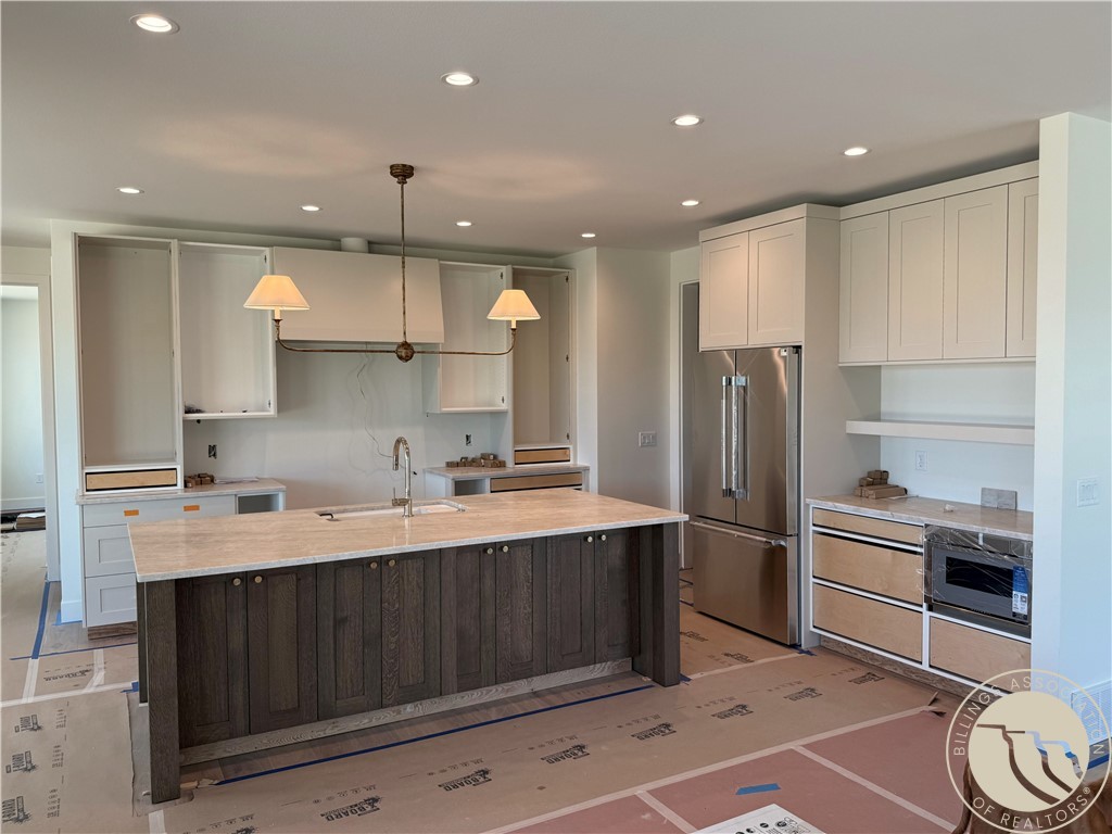 47 Black Canyon Court