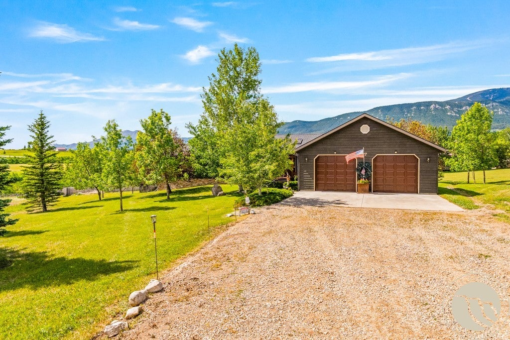27 Beavertail Road