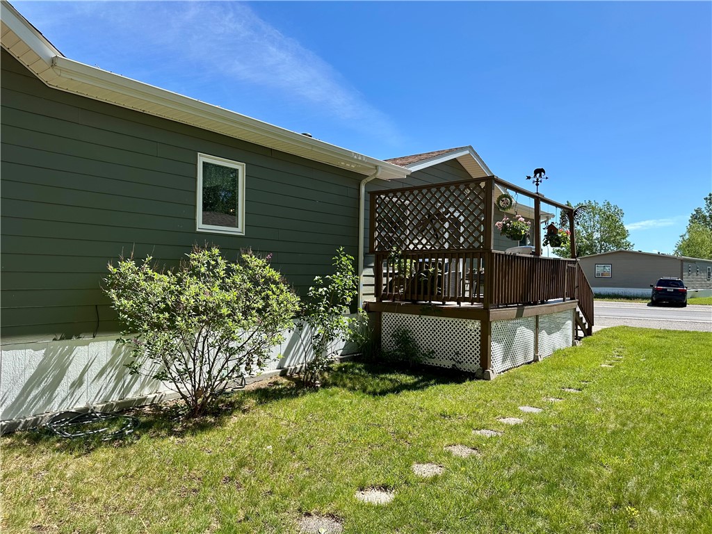 4 Attika Street N