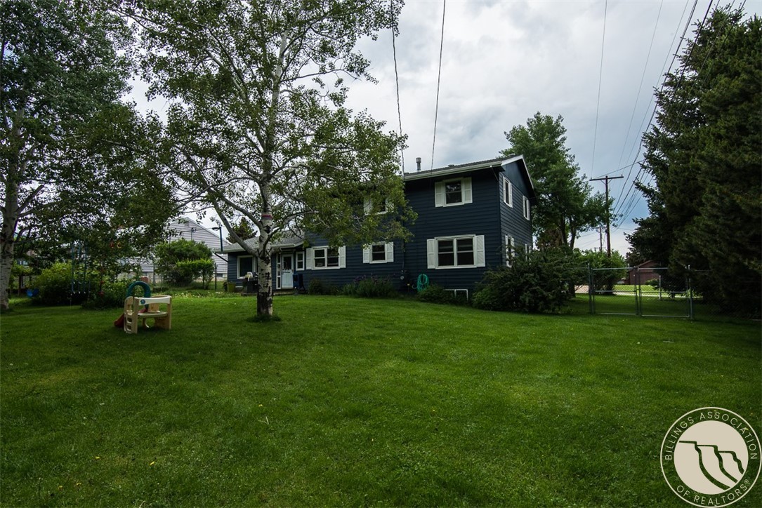 318 22ND STREET W