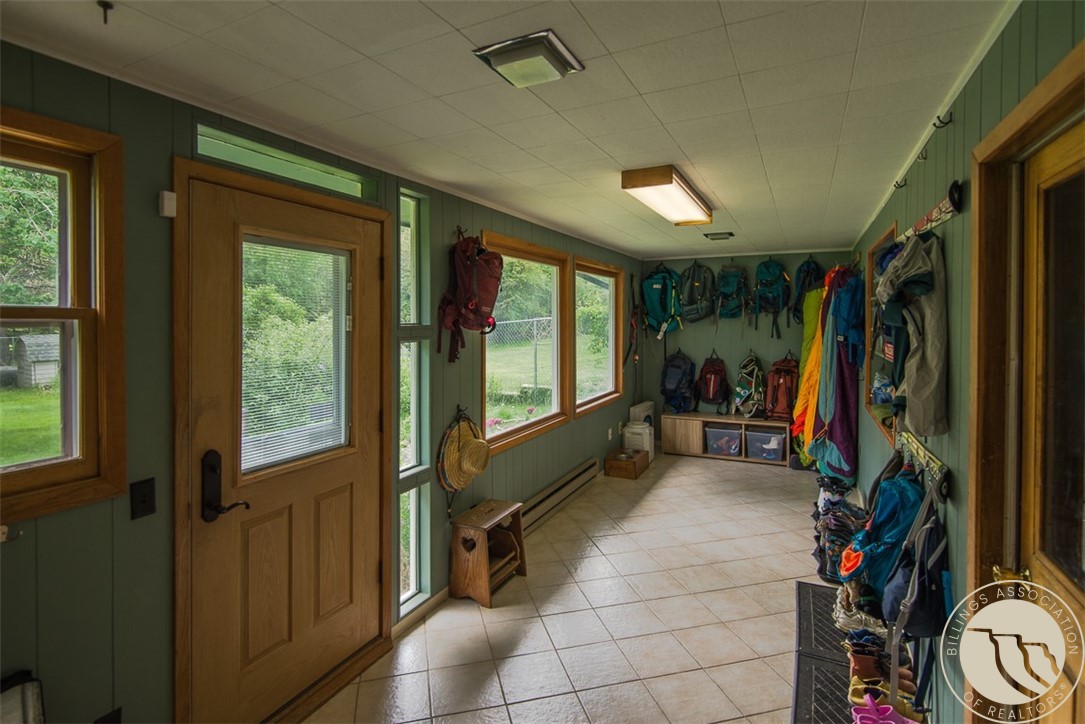 318 22ND STREET W