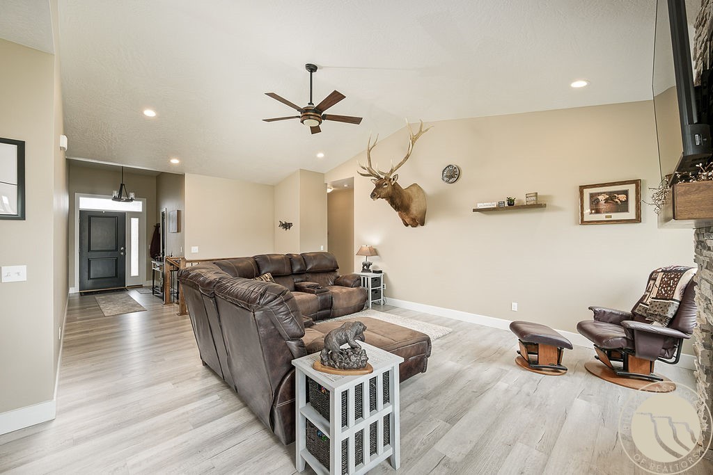 890 Tierra Drive
