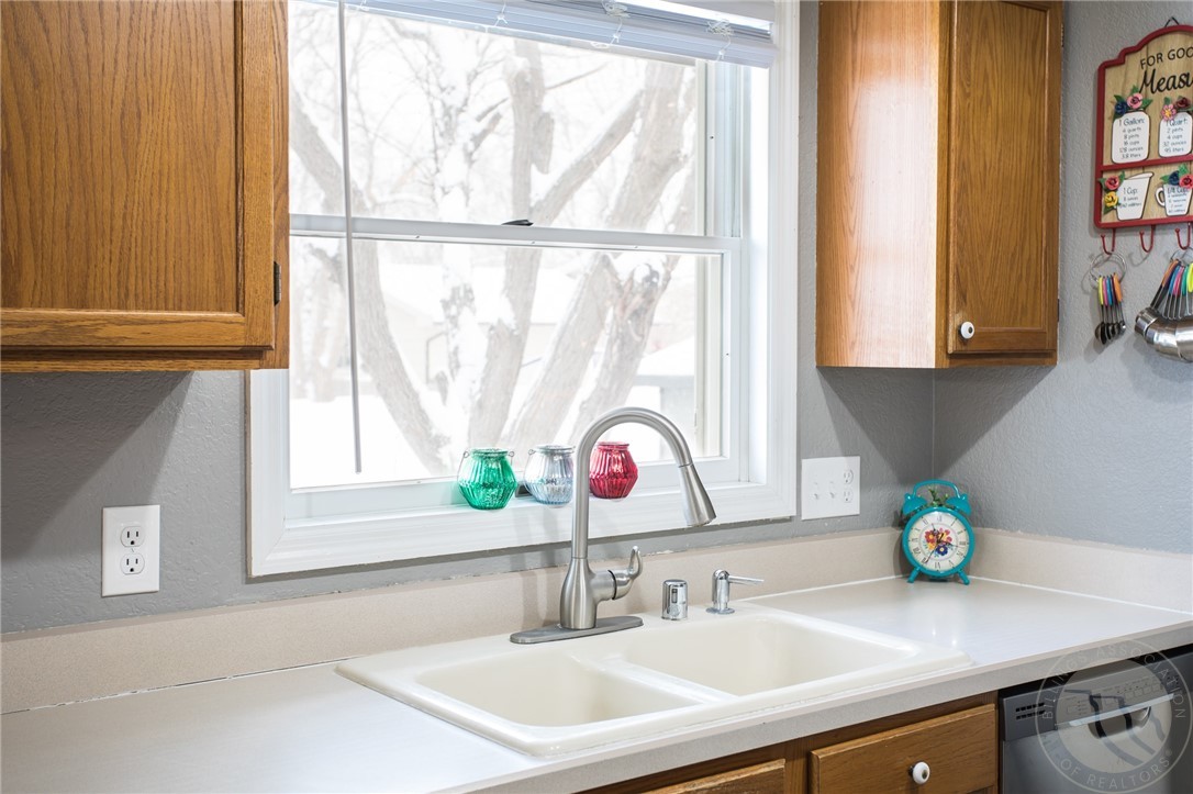 Billings, Montana 59105, United States, 4 Bedrooms Bedrooms, ,2 BathroomsBathrooms,Residential,Contingent,18377