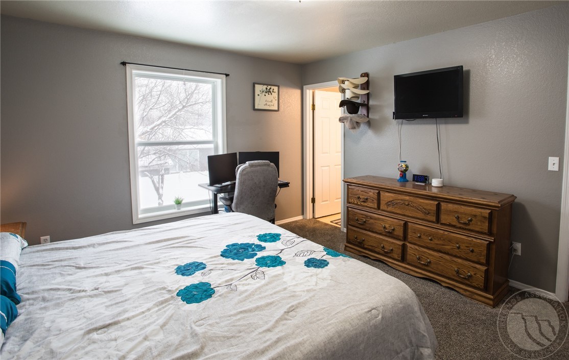 Billings, Montana 59105, United States, 4 Bedrooms Bedrooms, ,2 BathroomsBathrooms,Residential,Contingent,18377