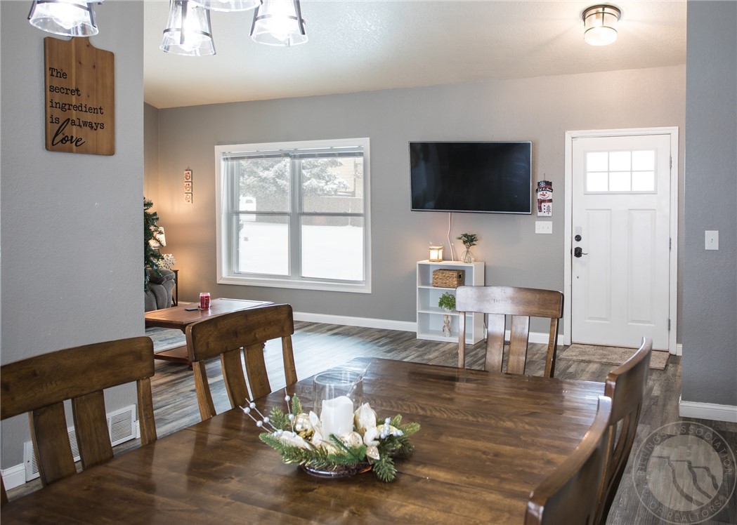 Billings, Montana 59105, United States, 4 Bedrooms Bedrooms, ,2 BathroomsBathrooms,Residential,Contingent,18377