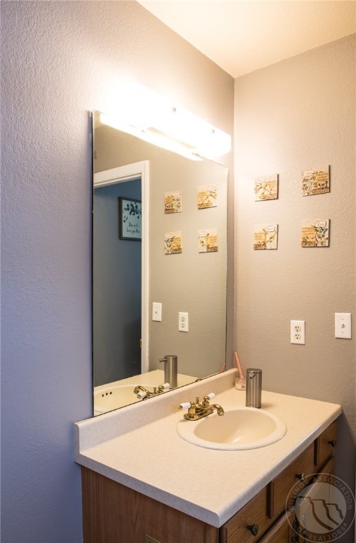 Billings, Montana 59105, United States, 4 Bedrooms Bedrooms, ,2 BathroomsBathrooms,Residential,Contingent,18377