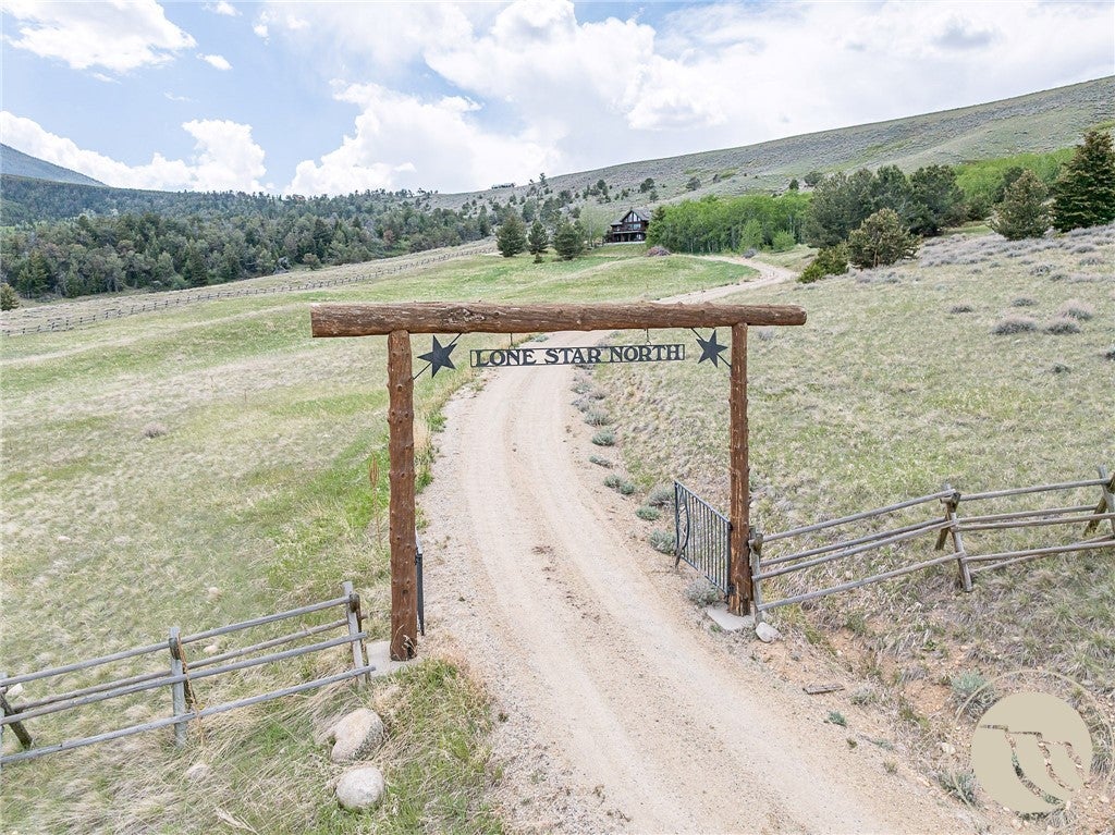 198 Meeteetse Trail Road