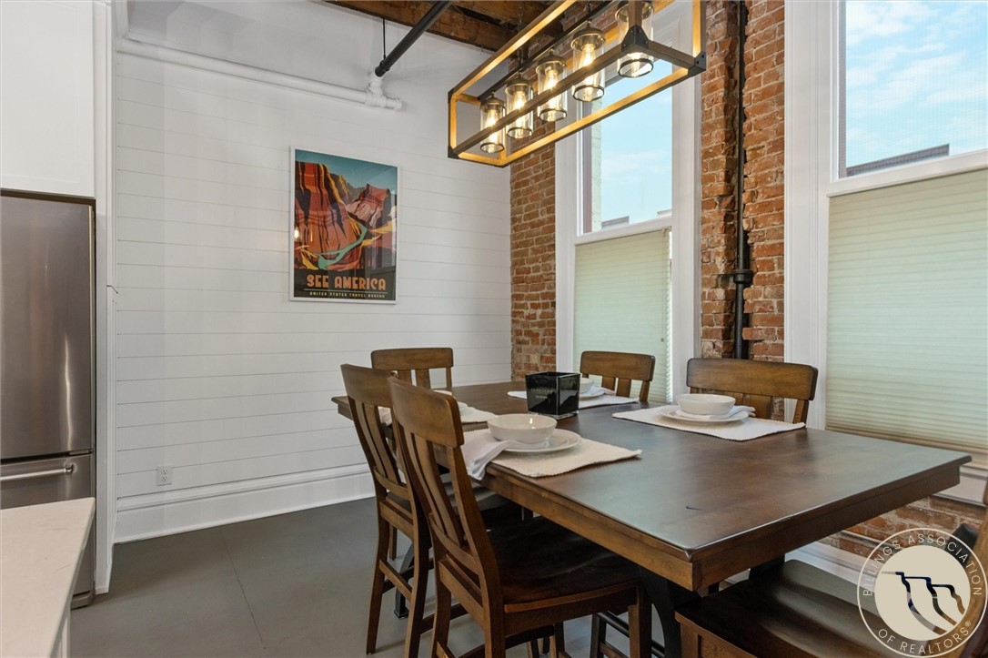104 N Broadway 405
