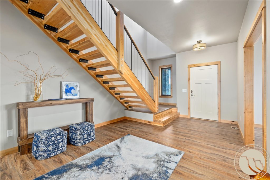 6814 Skycrest Drive