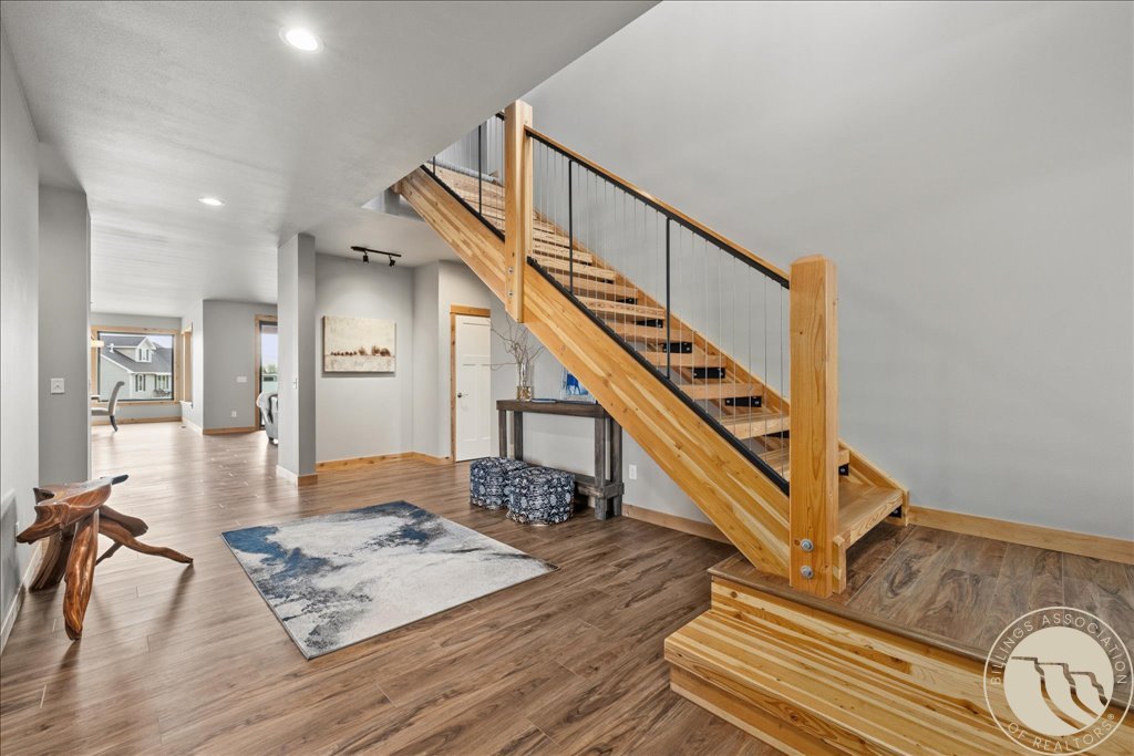 6814 Skycrest Drive