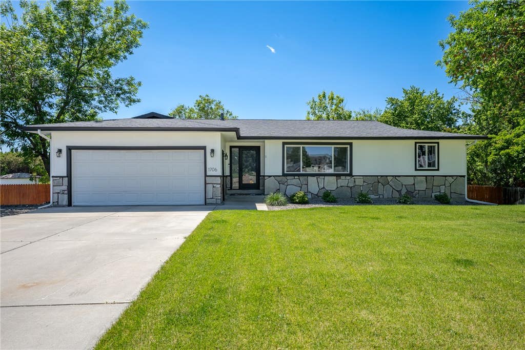 Photo of 1706 Lake Hills Drive, Billings, MT 59105 (MLS # 359829)