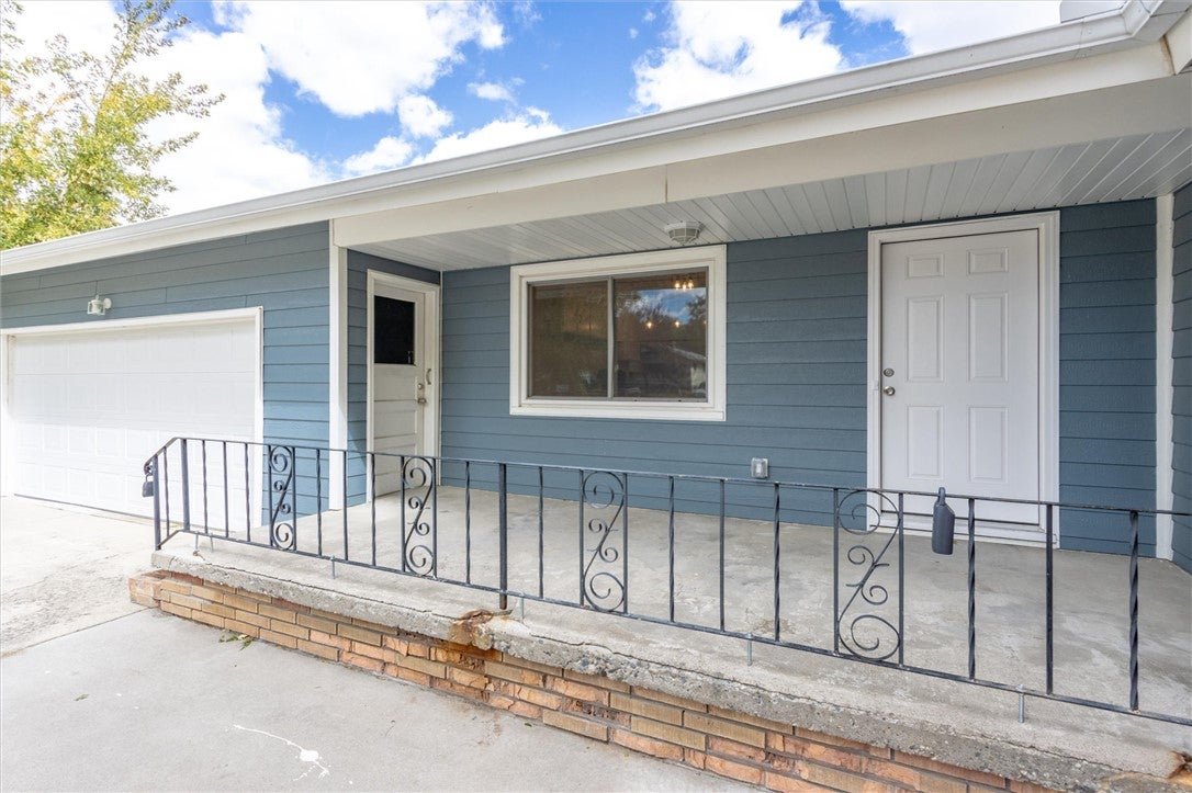 2121 Woody Drive