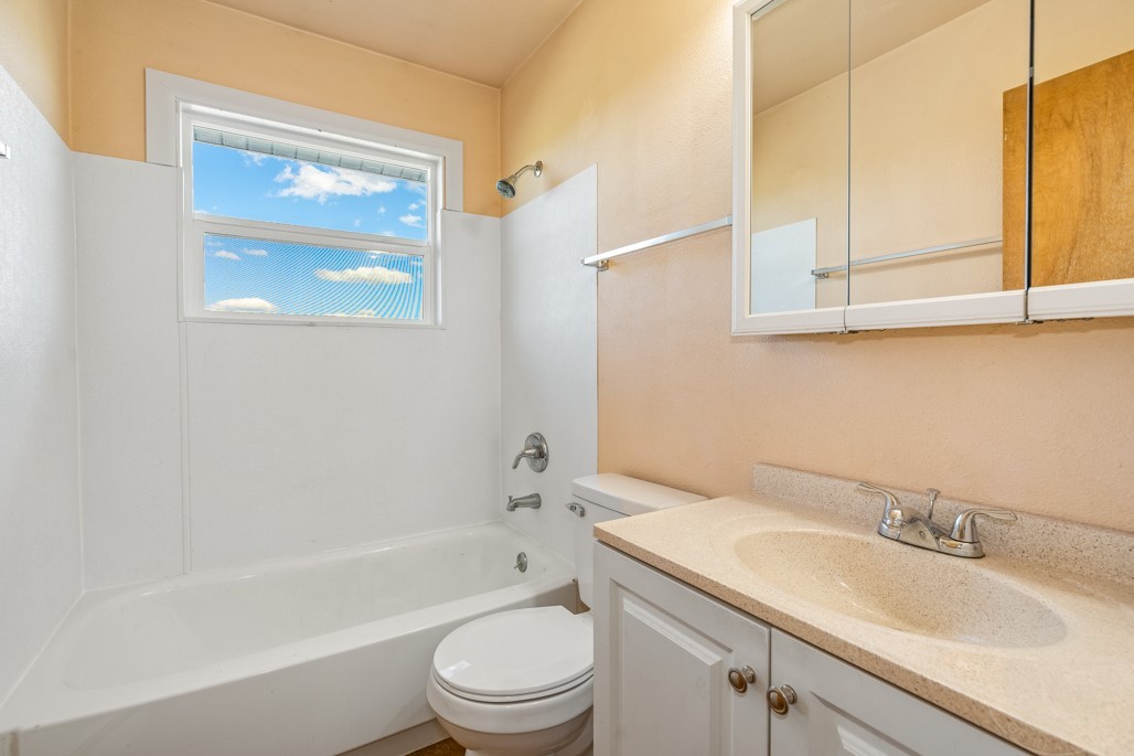 Hardin, Montana 59034, United States, 4 Bedrooms Bedrooms, ,2 BathroomsBathrooms,Residential,Active,142692