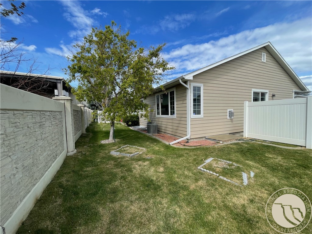 1536 Golden Boulevard