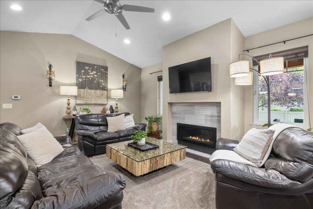 5245 Burlington Avenue