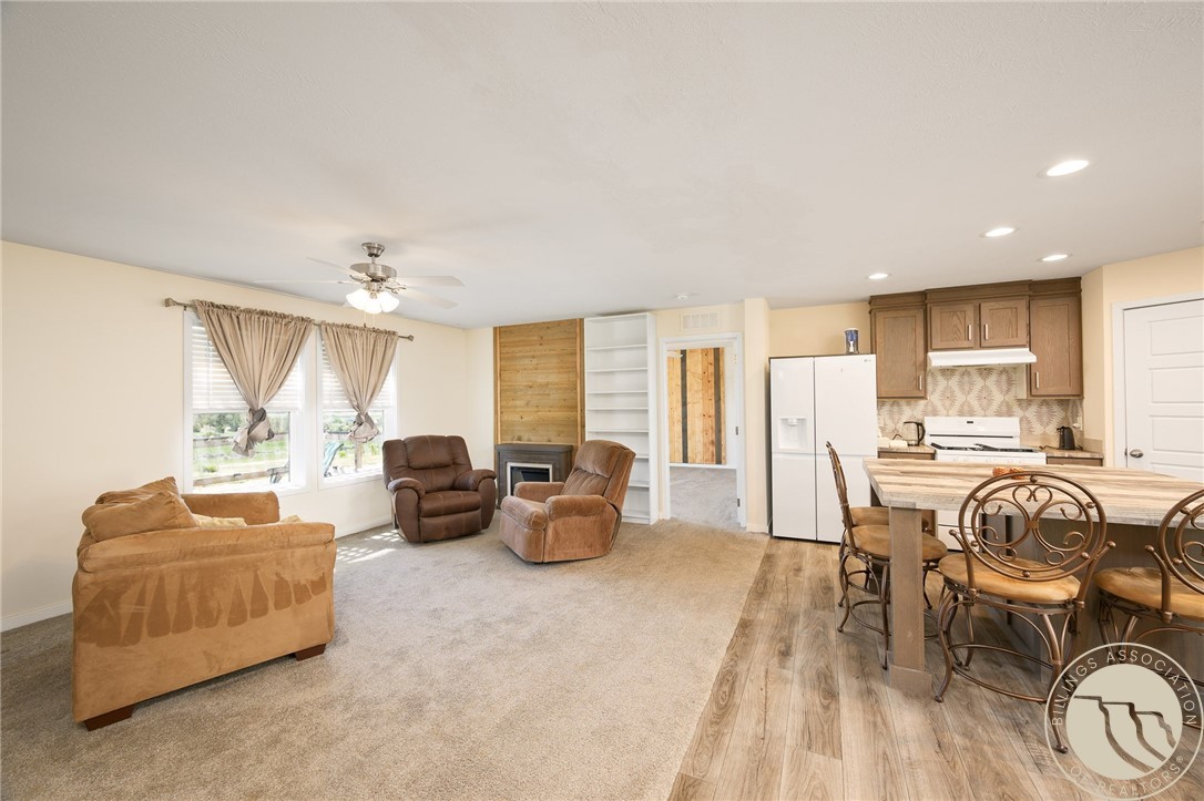 4 N Moonlight Drive