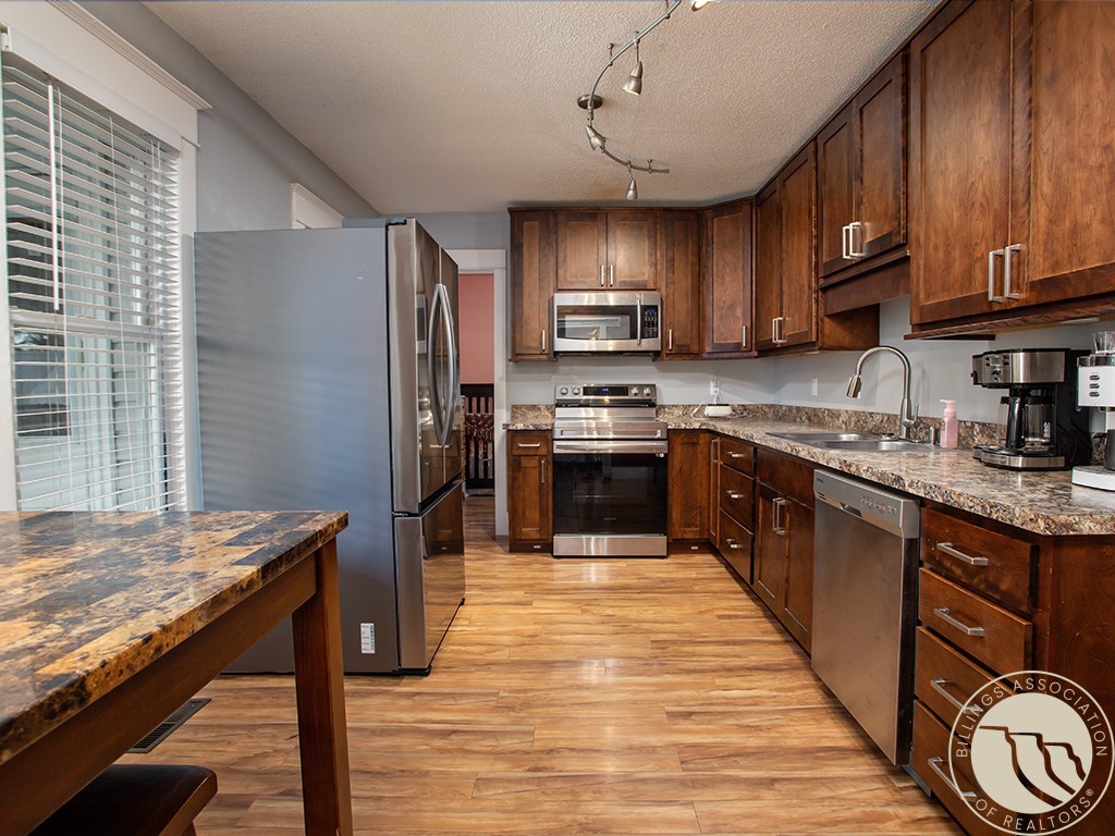 111 Durland Ave